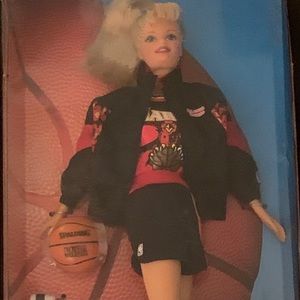 Vintage NBA Barbie 1998